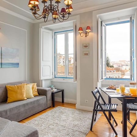 Bright Tailor Made Apartment By The Castle Lisbon Luaran gambar