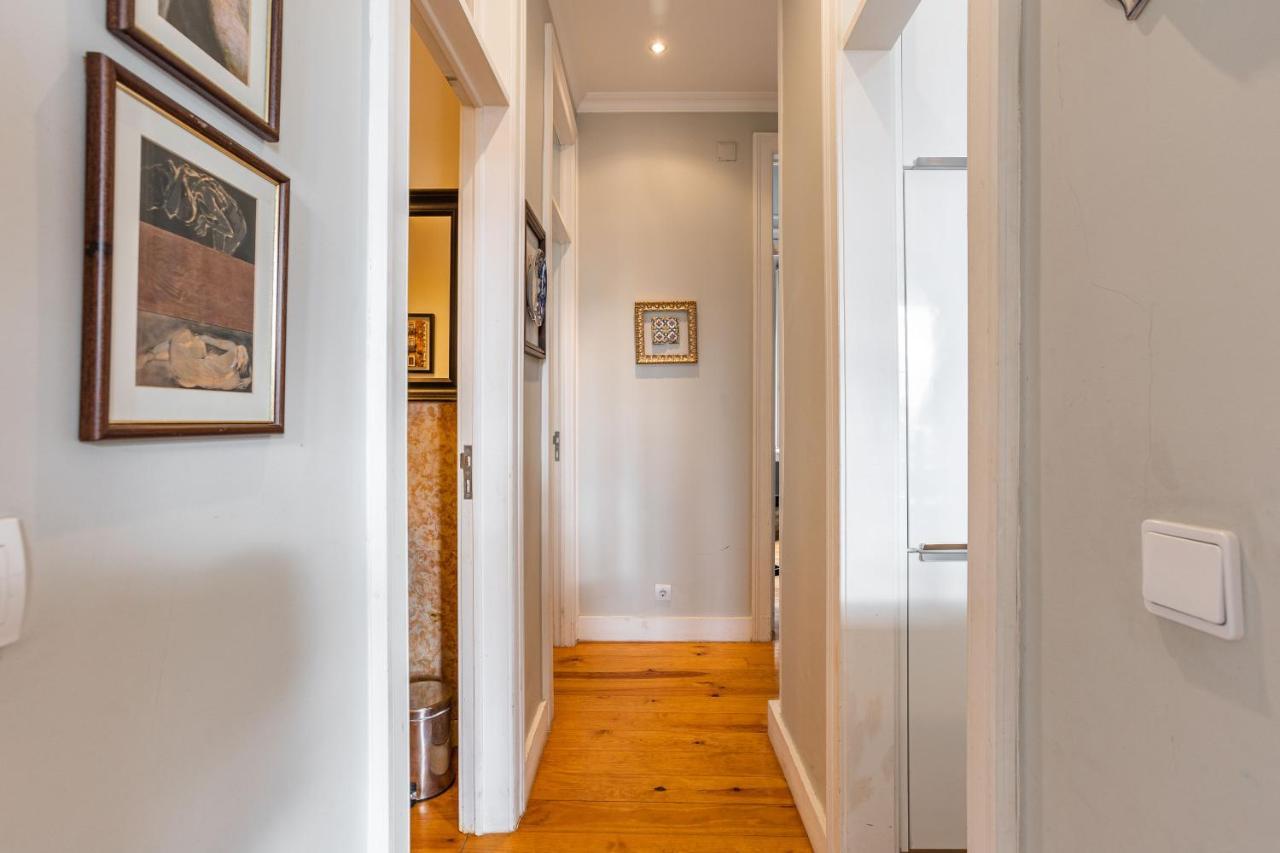 Bright Tailor Made Apartment By The Castle Lisbon Luaran gambar