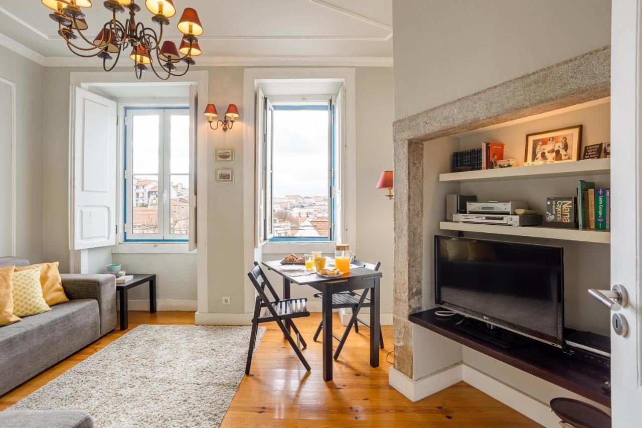 Bright Tailor Made Apartment By The Castle Lisbon Luaran gambar