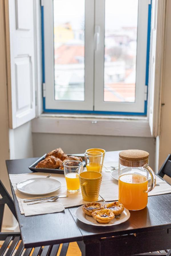 Bright Tailor Made Apartment By The Castle Lisbon Luaran gambar