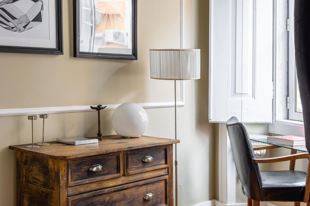 Bright Tailor Made Apartment By The Castle Lisbon Luaran gambar