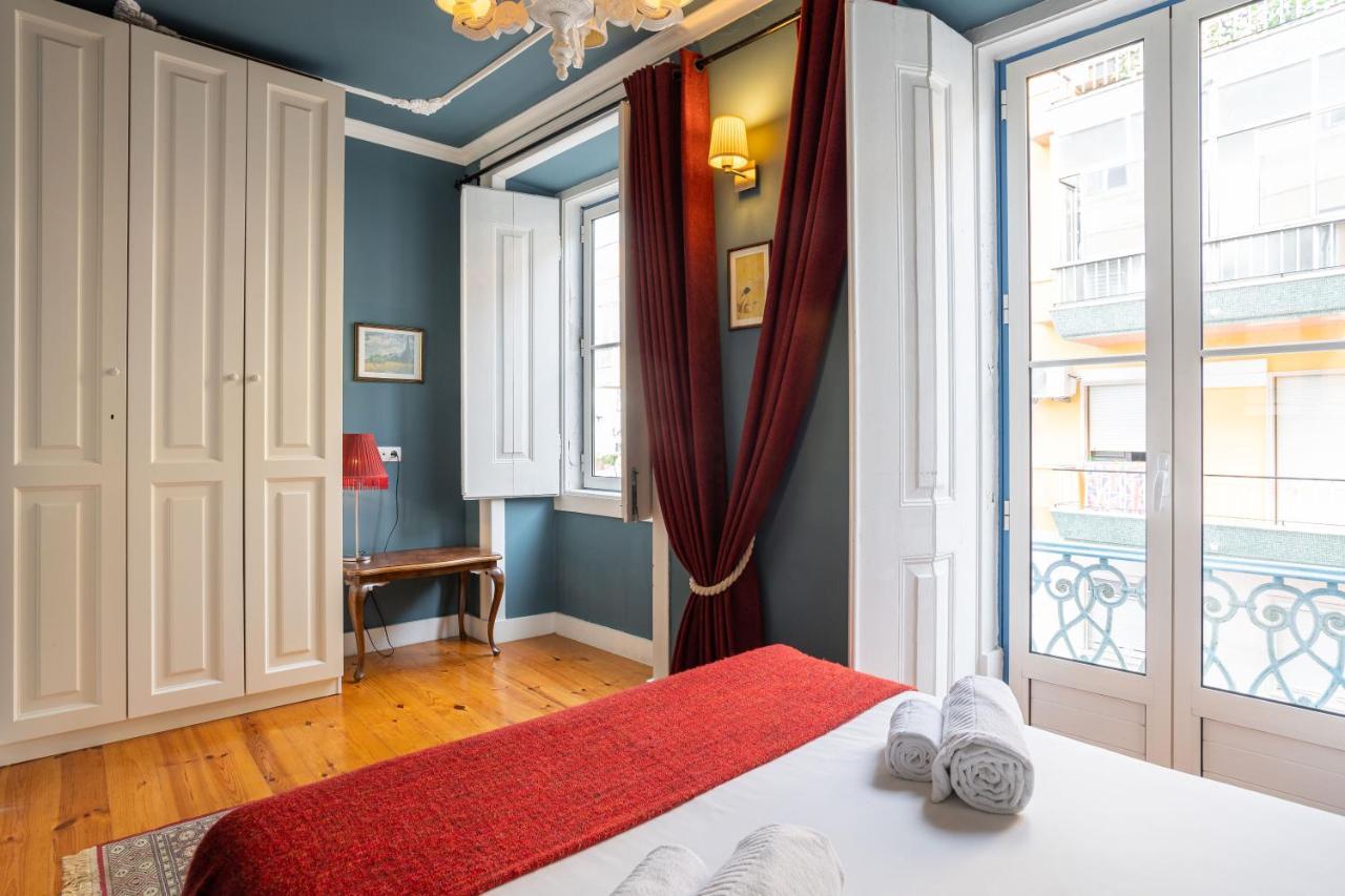 Bright Tailor Made Apartment By The Castle Lisbon Luaran gambar